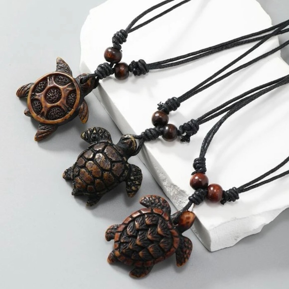 Turtle Pendant Necklace  NWT **Listing is for 1 Turtle Necklace** - Picture 1 of 8